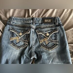 Miss Me Women’s Threaded-Pocket Stitching Mid-Rise Bootcut Womens Blue Jeans